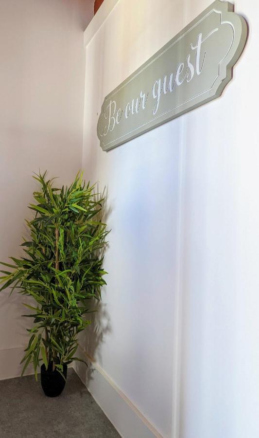 Kaoglen Squirrel Drey-hot Tub-pet Friendly-perth