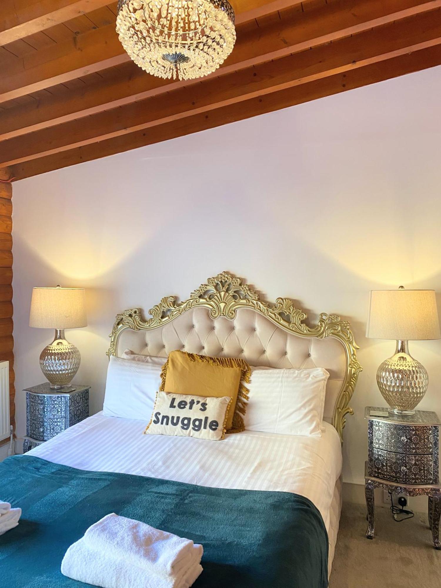 Kaoglen Squirrel Drey-hot Tub-pet Friendly-perth