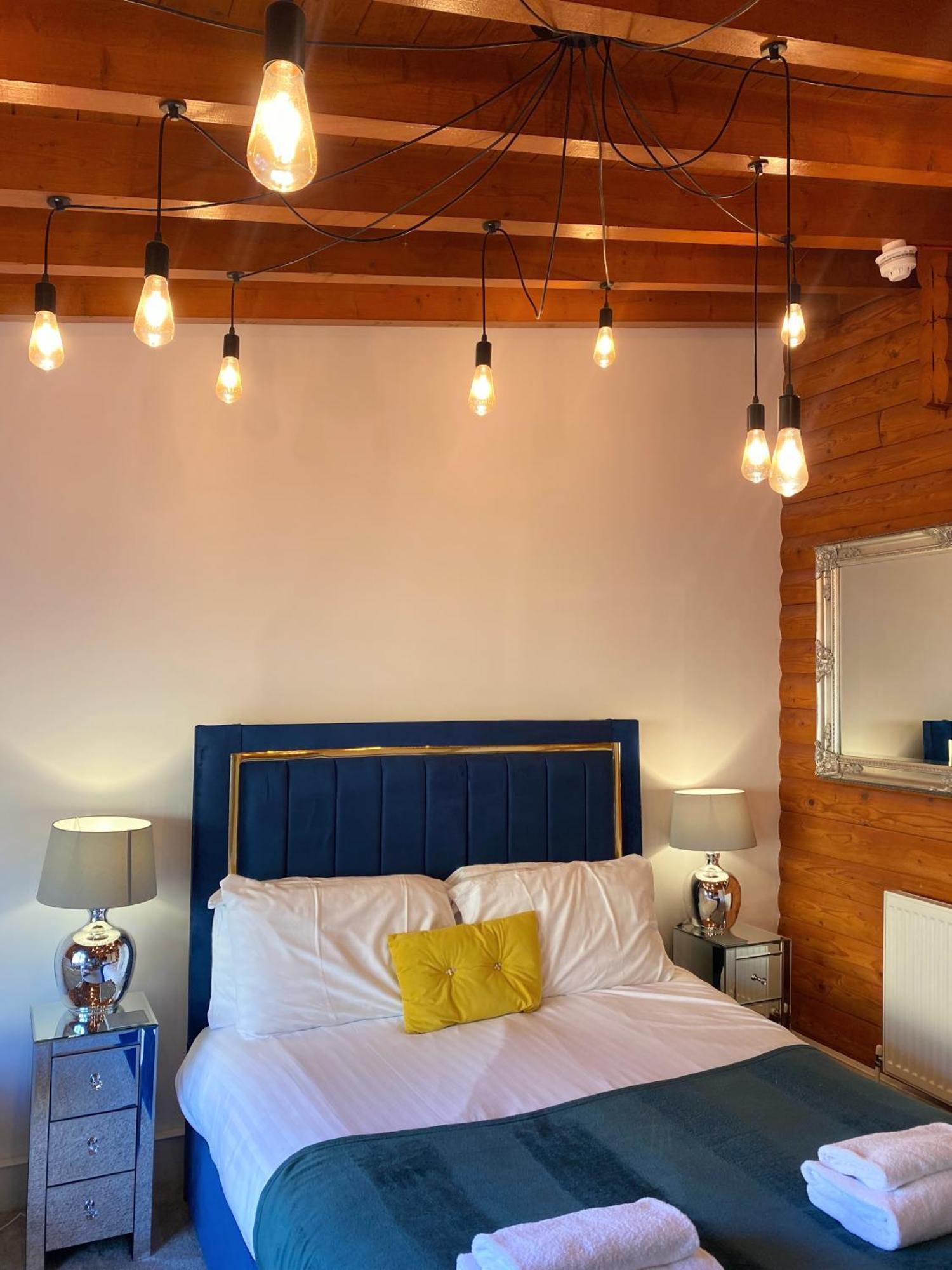 Lodge Kaoglen Squirrel Drey-hot Tub-pet Friendly-perth *