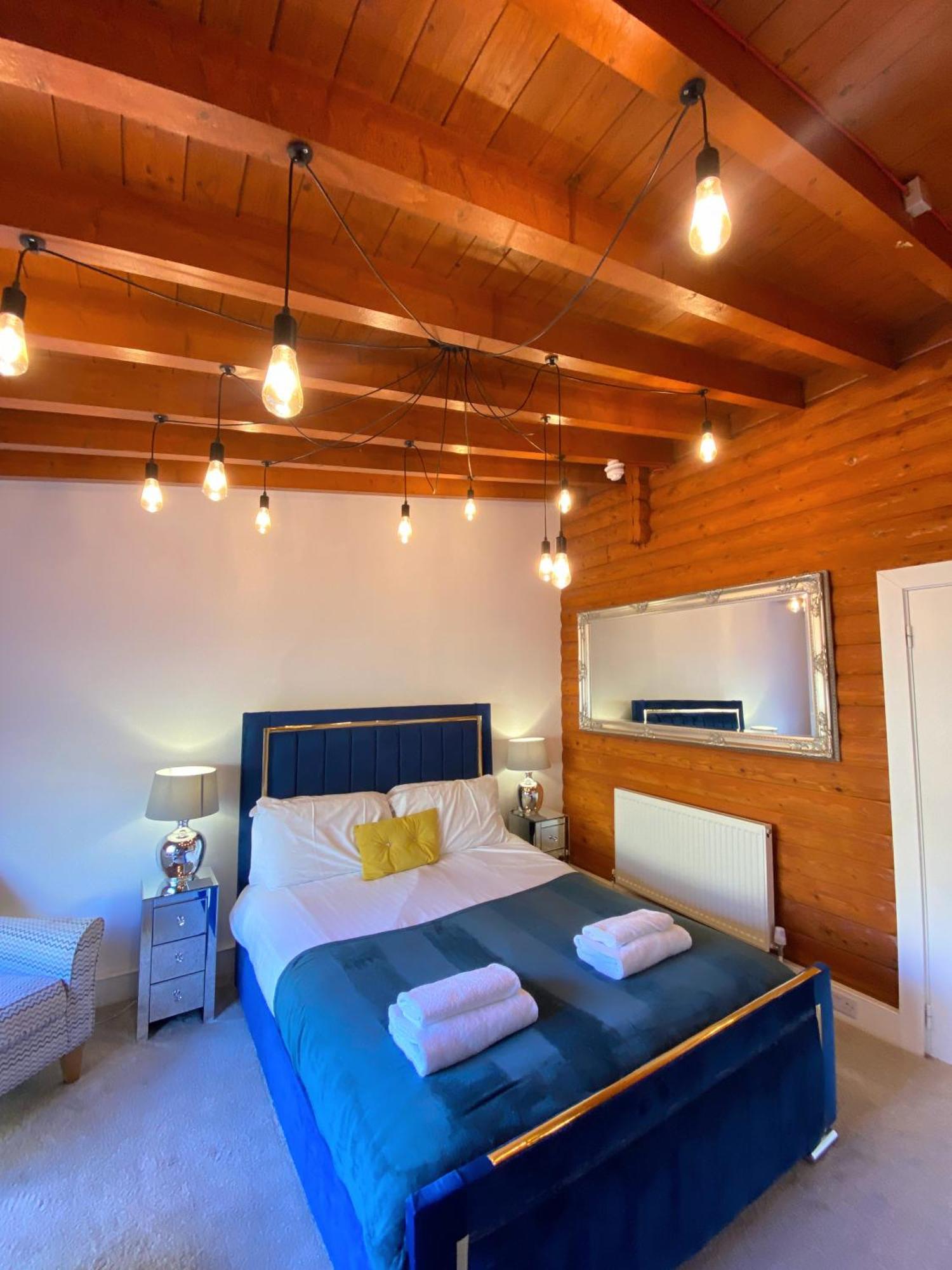 Kaoglen Squirrel Drey-hot Tub-pet Friendly-perth Lodge Balnald