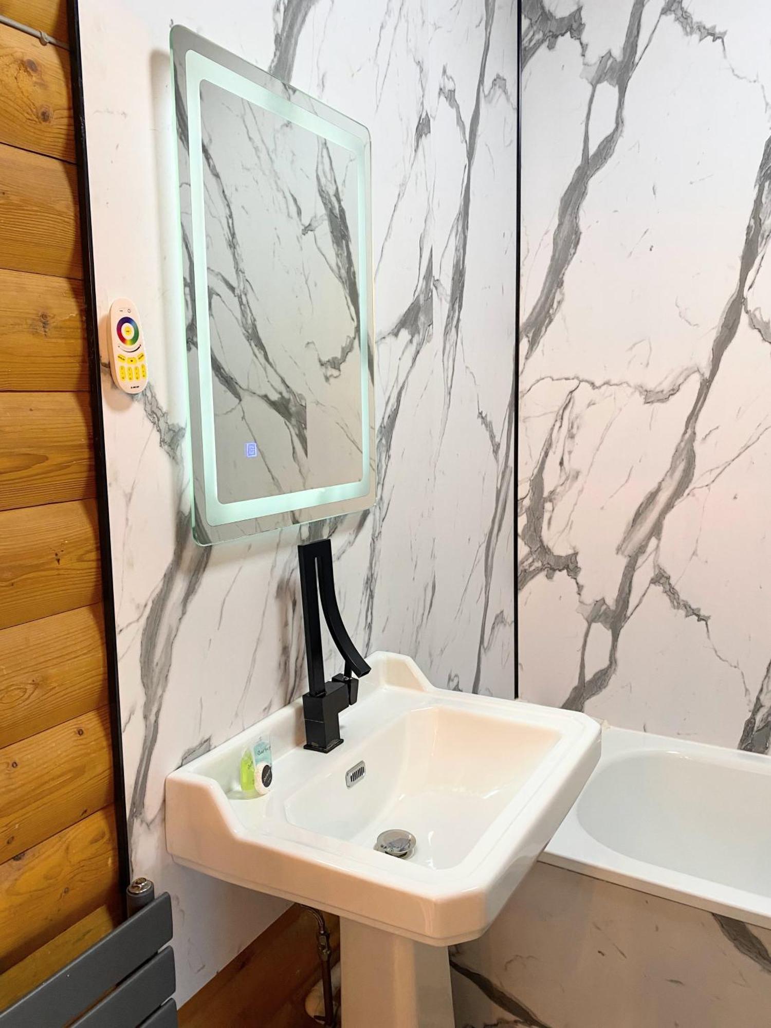 Kaoglen Squirrel Drey-hot Tub-pet Friendly-perth * Balnald