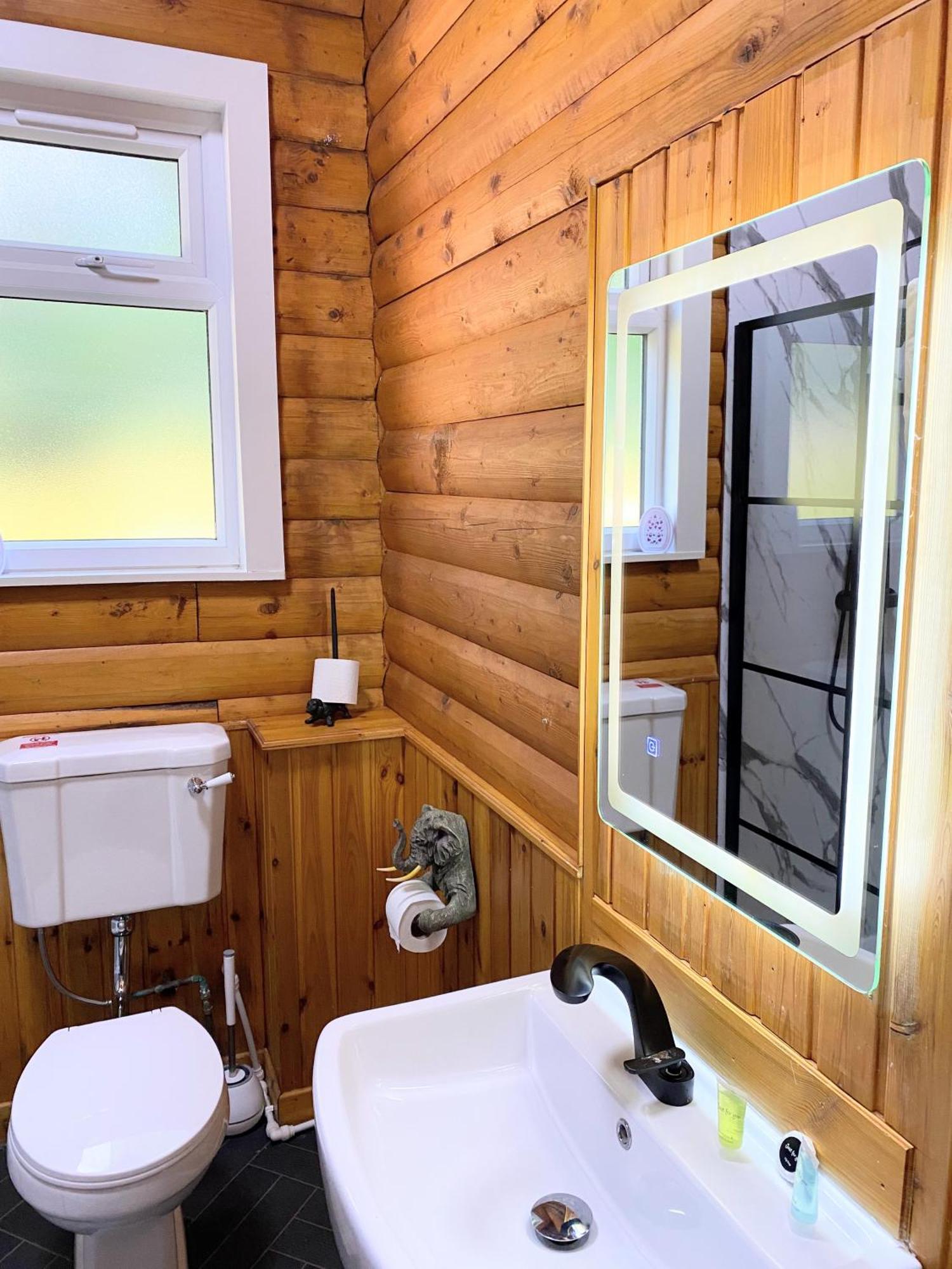 Kaoglen Squirrel Drey-hot Tub-pet Friendly-perth * Balnald